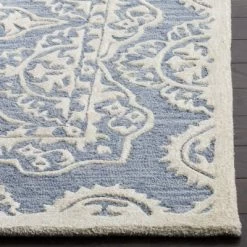 Santa Clara Damask Tufted Area Rug - Safavieh