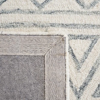 Metro MET353 Hand Tufted Area Rug - Safavieh 8 Metro MET353 Hand Tufted Area Rug - Safavieh - Image 6