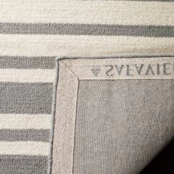 Safavieh Kids SFK917 Hand Tufted Area Rug - Safavieh -Safavieh Store GUEST 2b5dc1da 7b9c 4a0d a0c4 f731456e3dca