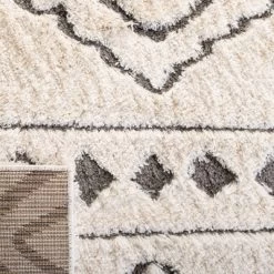 Angelique Geometric Design Loomed Rug - Safavieh -Safavieh Store GUEST 37d150be 05cd 4ecd a009 f8f16a2126cb