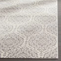 2'x3' Medallion Loomed Accent Rug Mauve/Cream - Safavieh