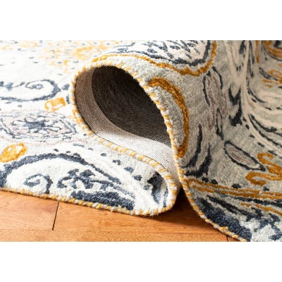 Rocio Medallion Hooked Rug - Safavieh 5 Rocio Medallion Hooked Rug - Safavieh - Image 3