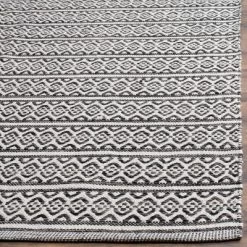 Amirah Rug - Safavieh