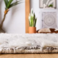 Manhattan MAN469 Hand Knotted Area Rug - Safavieh -Safavieh Store GUEST 92850d94 f9ff 48b1 b3dd f375940824ca