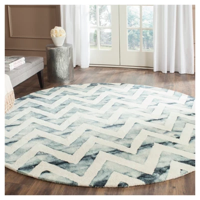 Carl Rug - Safavieh 4 Carl Rug - Safavieh - Image 2