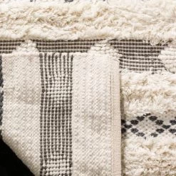 Ashlee Geometric Design Woven Rug - Safavieh -Safavieh Store GUEST dfae655e b7d3 49ee b1ee 6266f98ee119