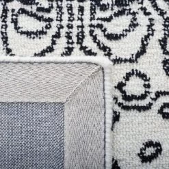 Metro MET993 Hand Tufted Area Rug - Safavieh -Safavieh Store GUEST eb753f2c a99b 4587 9c30 6214143e49f4