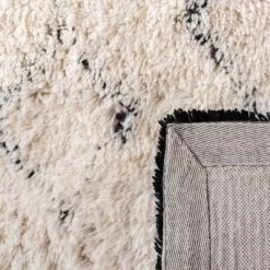 Rosalina Rug Ivory/Black - Safavieh 14 Rosalina Rug Ivory/Black - Safavieh -Safavieh Store GUEST f850f197 6264 4f50 8725 b58a0471fa37